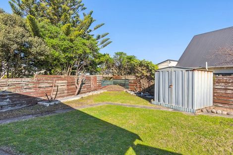Photo of property in 5 Karaka Street, Otaki Beach, Otaki, 5512
