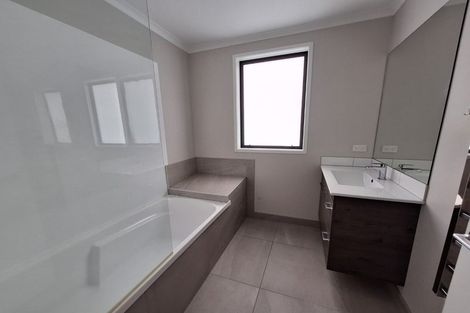 Photo of property in 9 Piko Lane, Hobsonville, Auckland, 0616