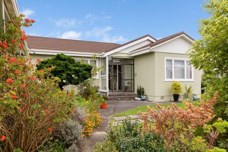 Photo of property in 5 Gloag Street, Waverley, 4510