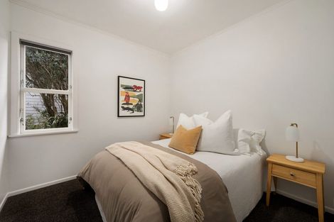 Photo of property in 11 Baffin Grove, Kingston, Wellington, 6021