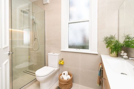 Photo of property in 18 Portland Crescent, Thorndon, Wellington, 6011