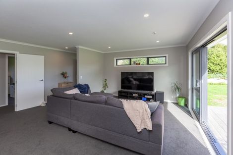 Photo of property in 12 Faydon Close, Ohau, Levin, 5570