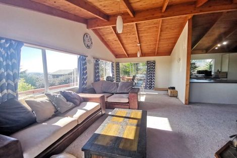 Photo of property in 21 Raelene Place, Massey, Auckland, 0614