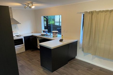 Photo of property in 2/32 Selwyn Crescent, Forrest Hill, Auckland, 0620