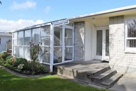 Photo of property in 84 Kirk Street, Otaki, 5512
