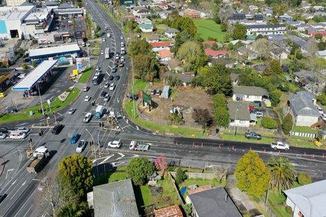 Photo of property in 320 Lincoln Road, Henderson, Auckland, 0610