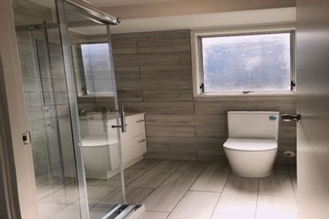 Photo of property in 8 Jenanne Place, Totara Vale, Auckland, 0629