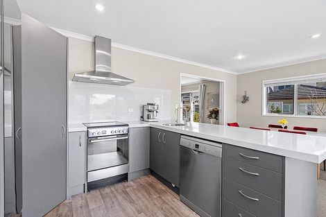 Photo of property in 5 Ara Kahika Lane, One Tree Point, 0118