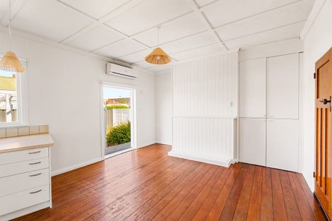 Photo of property in 2 Mcvay Street, Napier South, Napier, 4110