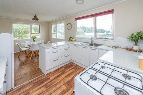 Photo of property in 25 Carson Street, Castlecliff, Whanganui, 4501