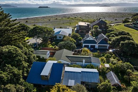 Photo of property in 9 Nikau Street, Eastbourne, Lower Hutt, 5013
