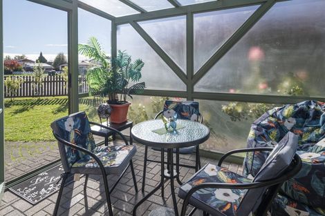 Photo of property in 2 Ashmore Place, Fairy Springs, Rotorua, 3015