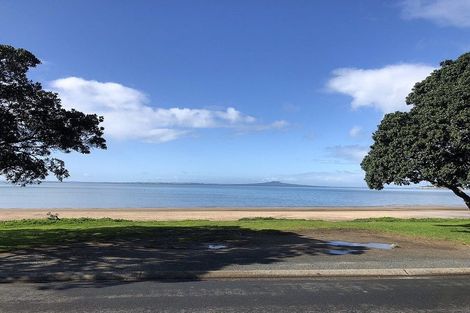Photo of property in 1/39 Wade River Road, Stanmore Bay, Whangaparaoa, 0932