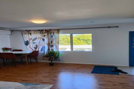 Photo of property in 2/78 West Coast Road, Glen Eden, Auckland, 0602