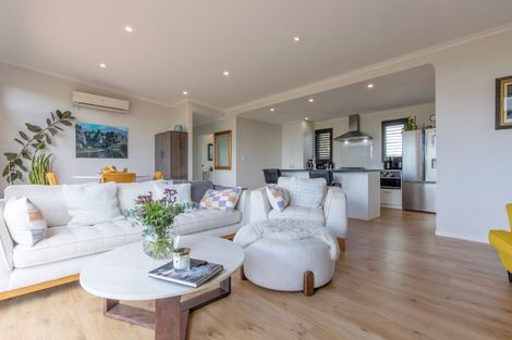 Photo of property in 21 Blundell Avenue, Waipukurau, 4200