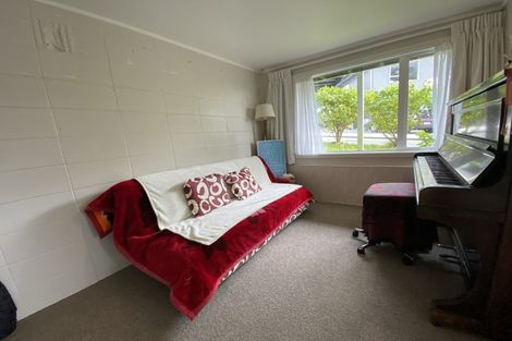 Photo of property in 15f1 Bloomsbury Grove, Newlands, Wellington, 6037