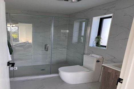 Photo of property in 1/5 Hikurangi Street, Te Atatu Peninsula, Auckland, 0610