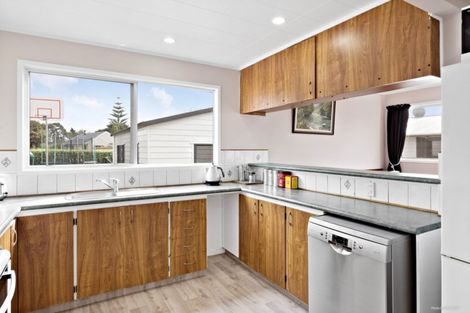 Photo of property in 114 Racecourse Road, Waiuku, 2123