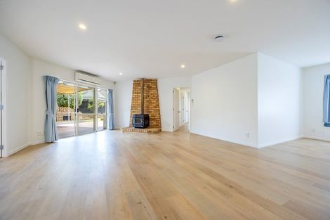Photo of property in 21 Suncrest Drive, West Harbour, Auckland, 0618