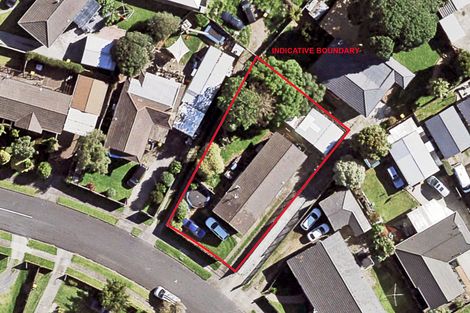Photo of property in 8 Becker Drive, Weymouth, Auckland, 2103