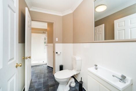 Photo of property in 15 Rothesay Place, Highbury, Palmerston North, 4412