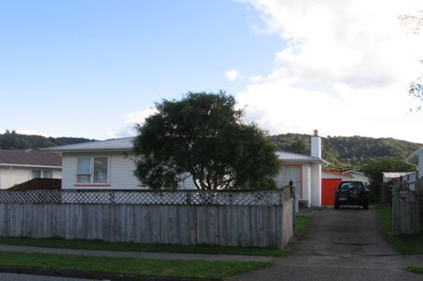 Photo of property in 5 Mataura Grove, Wainuiomata, Lower Hutt, 5014