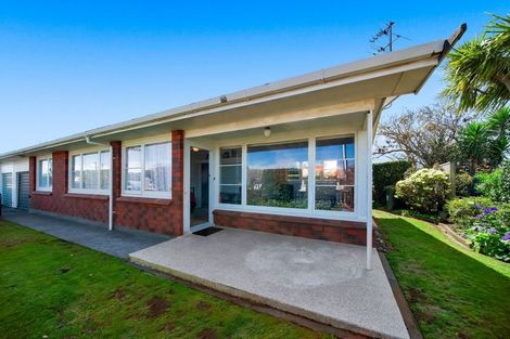 Photo of property in 12 Surrey Street, Hawera, 4610