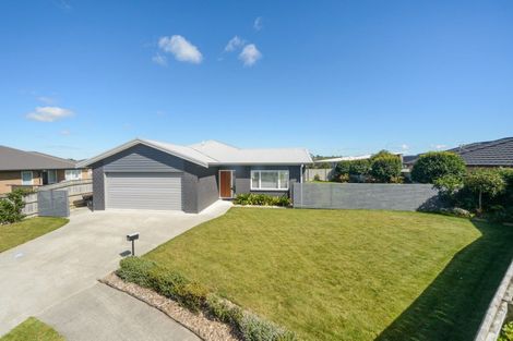 Photo of property in 13 Cherry Place, Feilding, 4702