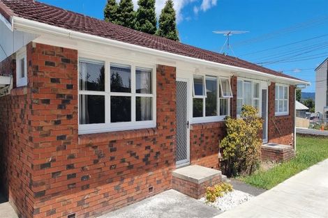 Photo of property in 105 Te Atatu Road, Te Atatu South, Auckland, 0610