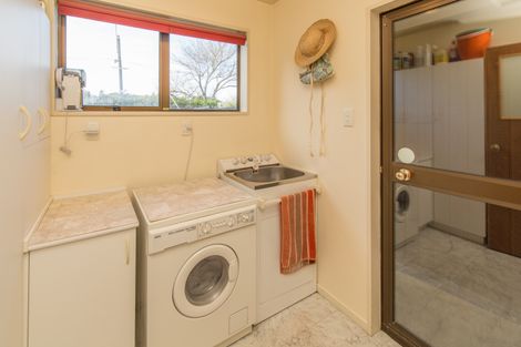 Photo of property in 2 Kent Lodge Avenue, Avonhead, Christchurch, 8042