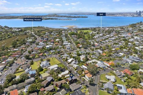 Photo of property in 1/11 Faulkner Road, Northcote Point, Auckland, 0627