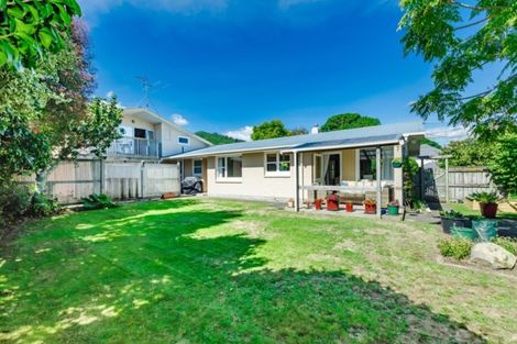 Photo of property in 4 Iti Grove, Waikanae, 5036