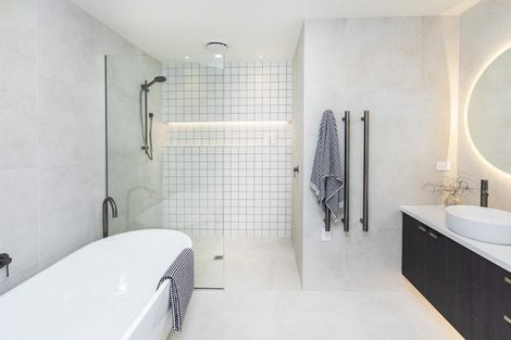 Photo of property in 8 Flowers Lane, Cracroft, Christchurch, 8022