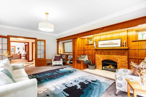 Photo of property in 2 Glen Road, Kelburn, Wellington, 6012
