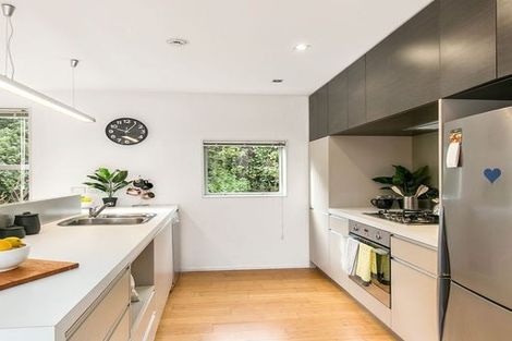 Photo of property in 56 Saddleback Grove, Karori, Wellington, 6012