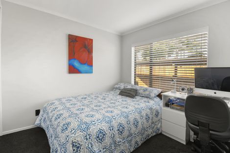 Photo of property in 25 Croftview Road, Wattle Downs, Auckland, 2103
