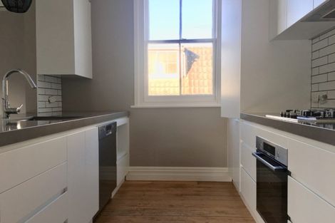 Photo of property in 2 Milton Road, Northcote Point, Auckland, 0627