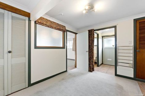 Photo of property in 48 Woodstock Road, Forrest Hill, Auckland, 0620
