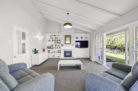 Photo of property in 29 Nevada Drive, Merrilands, New Plymouth, 4312