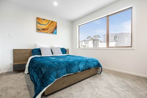 Photo of property in 1/10 Vinifera Place, Fairview Heights, Auckland, 0632