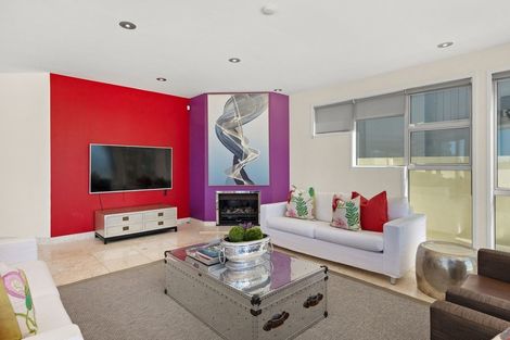 Photo of property in 26 Tiri Road, Milford, Auckland, 0620