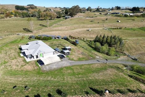 Photo of property in 52 Highlands Drive, Waipawa, 4210