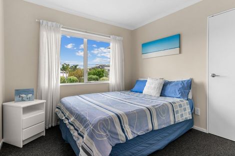 Photo of property in 12 Weka Street, Mangawhai, 0505