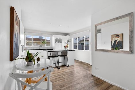 Photo of property in 1/11 Chester Street, Taradale, Napier, 4112