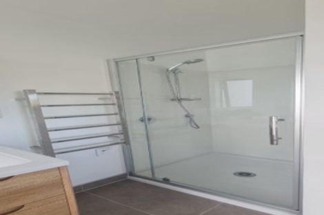 Photo of property in 5 Falcon Crescent, Hobsonville, Auckland, 0618