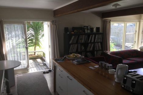 Photo of property in 13 Rickards Place, New Lynn, Auckland, 0600