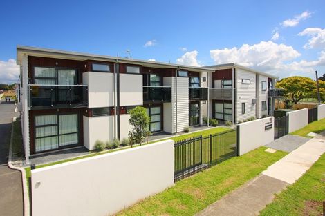 Photo of property in 1/69 Mckenzie Road, Mangere Bridge, Auckland, 2022