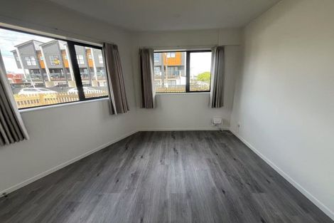 Photo of property in 2/39 Dale Crescent, Pakuranga, Auckland, 2010