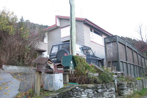 Photo of property in 37 Lomond Crescent, Queenstown, 9300