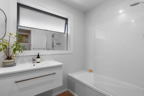 Photo of property in 55 Mcfaddens Road, St Albans, Christchurch, 8052